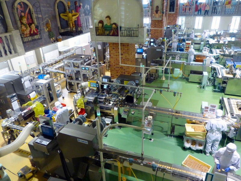 chocolaterie-LA GARDE-min_japan_sapporo_chocolate_factory_label_packaging_cookie_machine_operators-961509